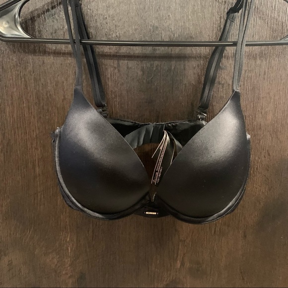Victorias Secret Push Up Bra - Picture 2 of 3